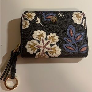 Floral Tory Burch keychain wallet!